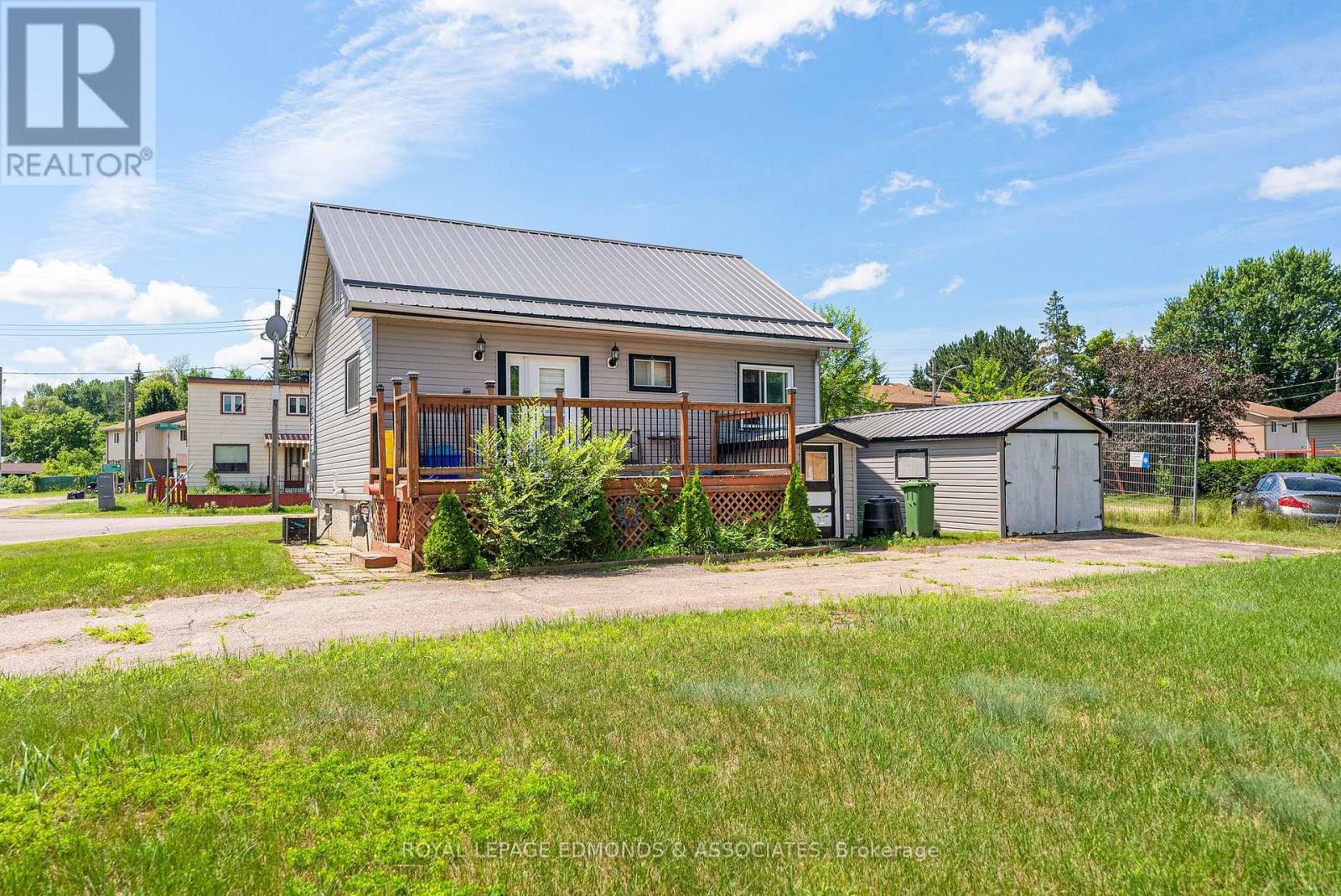 Photo 36 of 961 Bronx Street, Pembroke ON