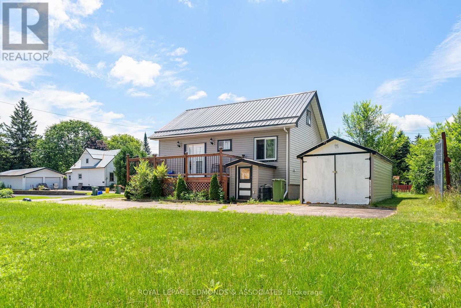 Photo 41 of 961 Bronx Street, Pembroke ON