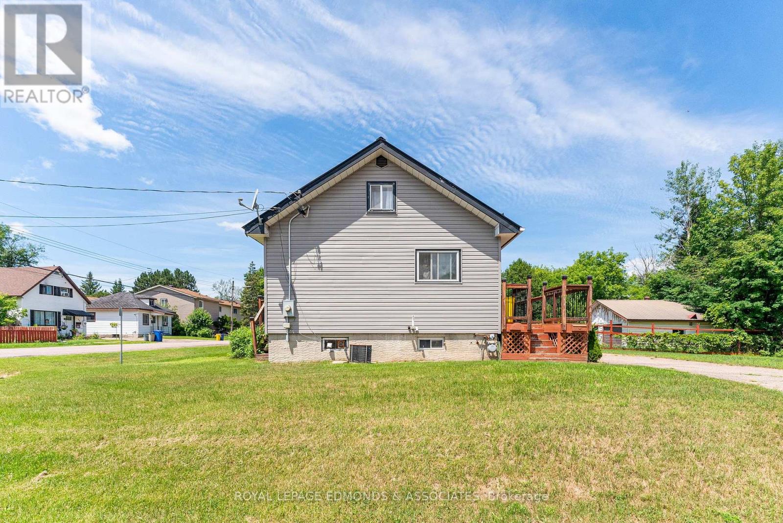 Photo 34 of 961 Bronx Street, Pembroke ON