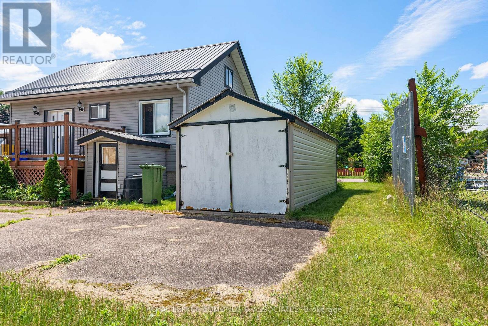 Photo 30 of 961 Bronx Street, Pembroke ON