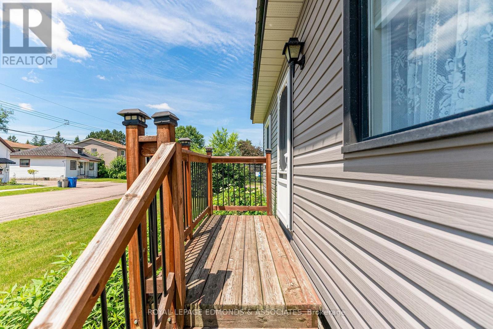 Photo 24 of 961 Bronx Street, Pembroke ON