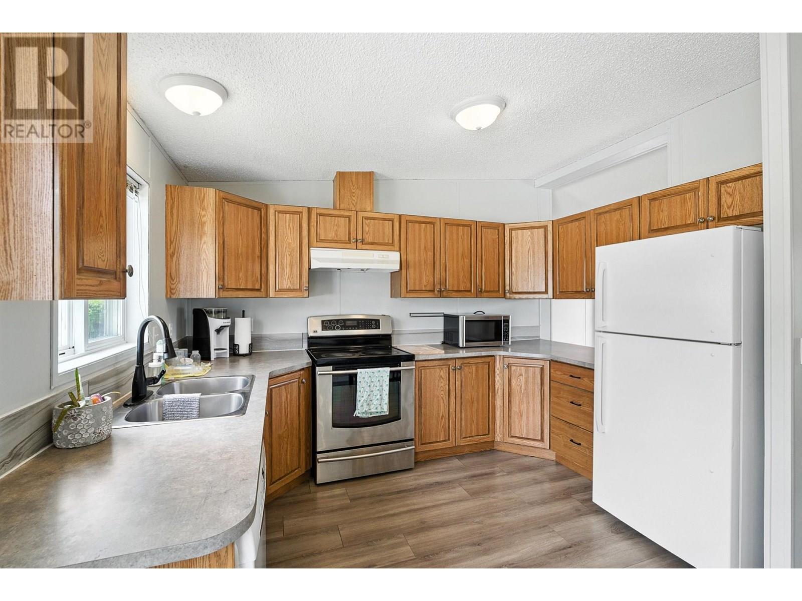Photo 15 of 779 Klahanie Drive, Kamloops BC