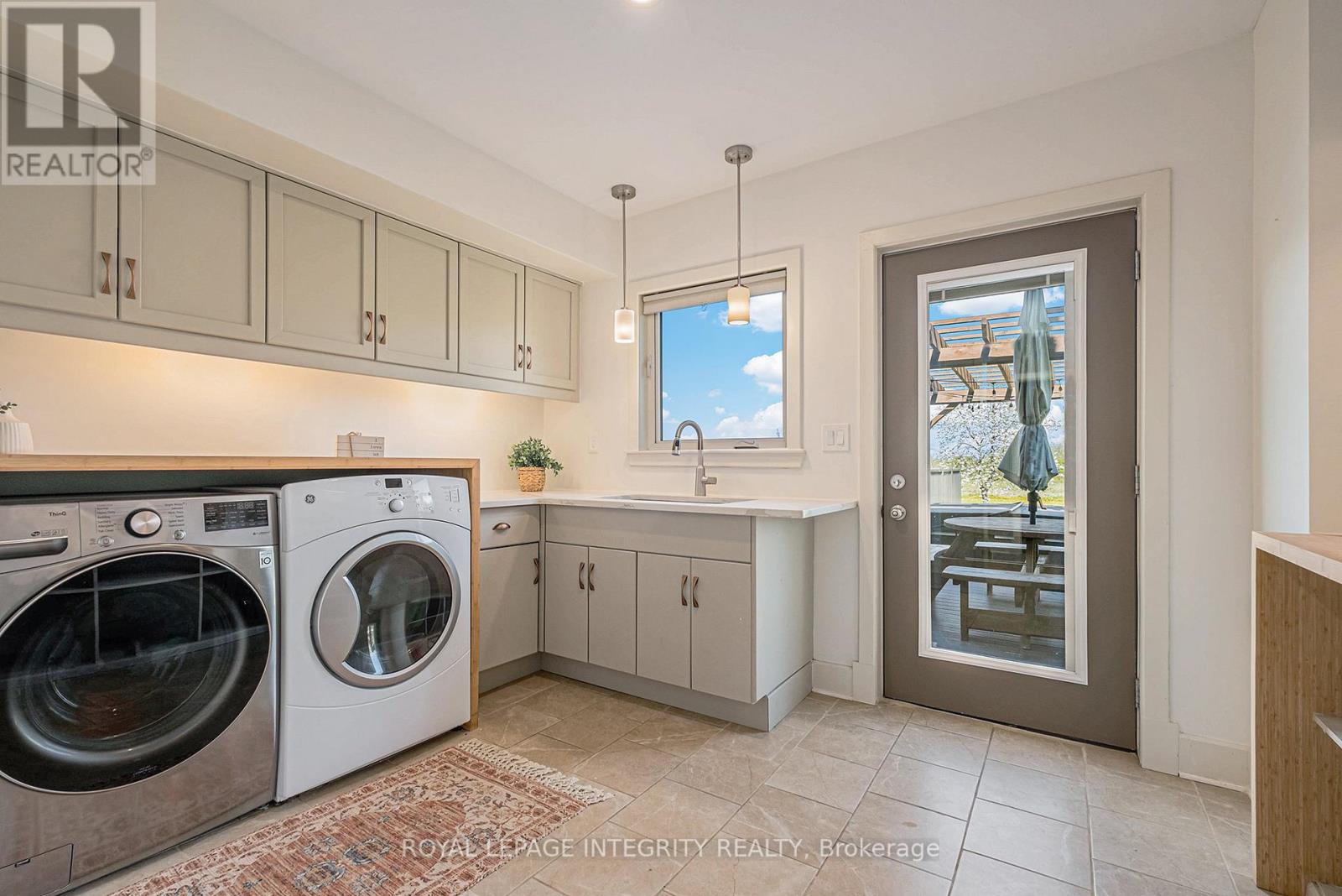 Photo 4 of 6548 Carp Road, Ottawa ON