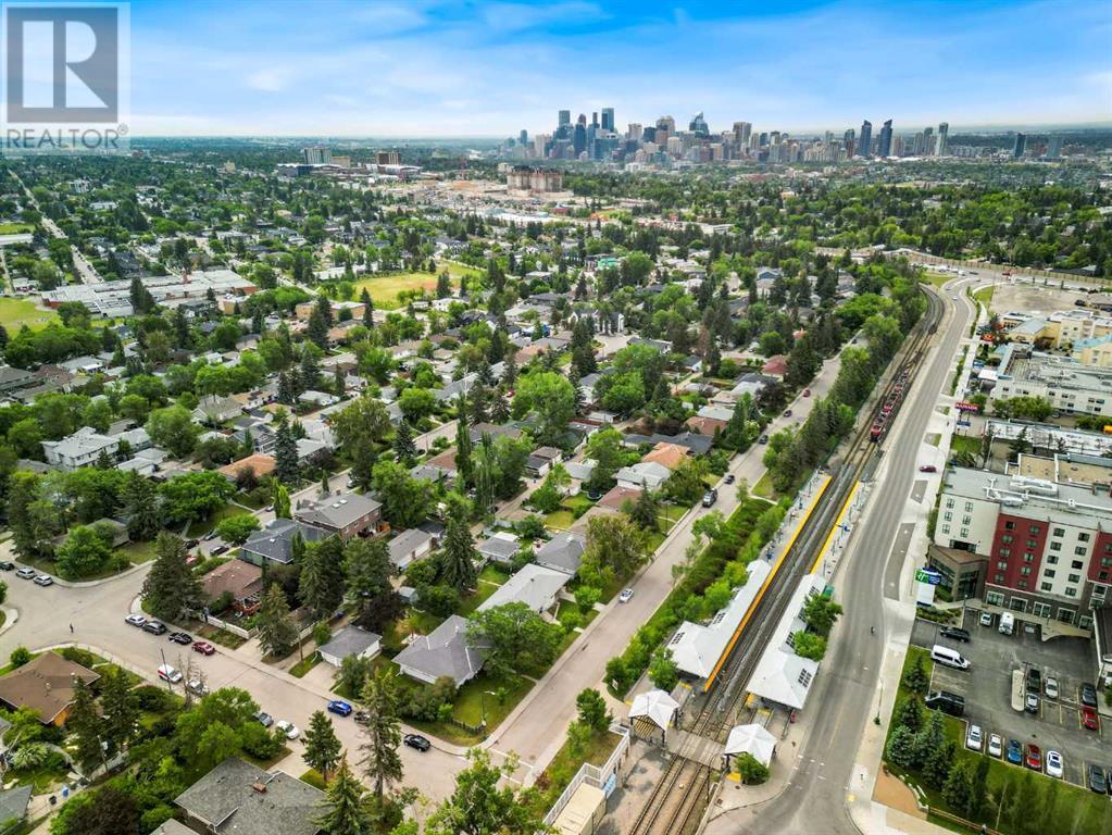 2472 Capitol Hill Crescent NW, Calgary, Alberta