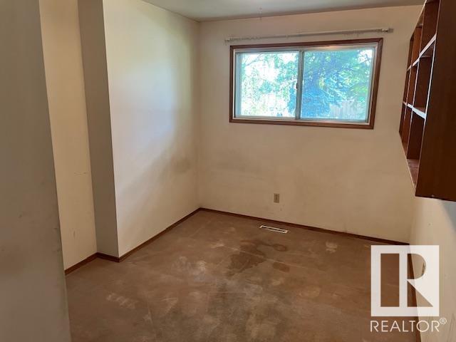 Photo 13 of 13512 65 St Nw, Edmonton AB