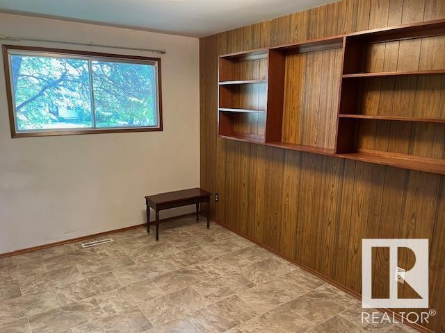 Photo 14 of 13512 65 St Nw, Edmonton AB