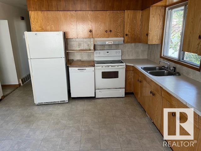 Photo 18 of 13512 65 St Nw, Edmonton AB
