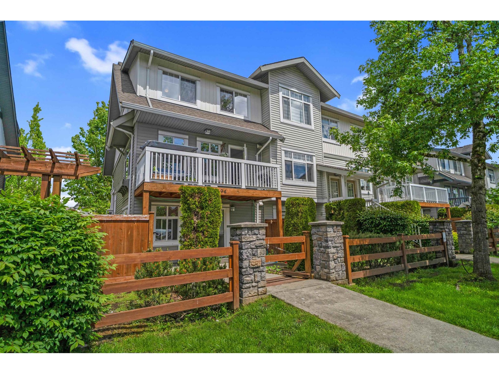Photo 1 of 94 16177 83 Avenue, Surrey BC