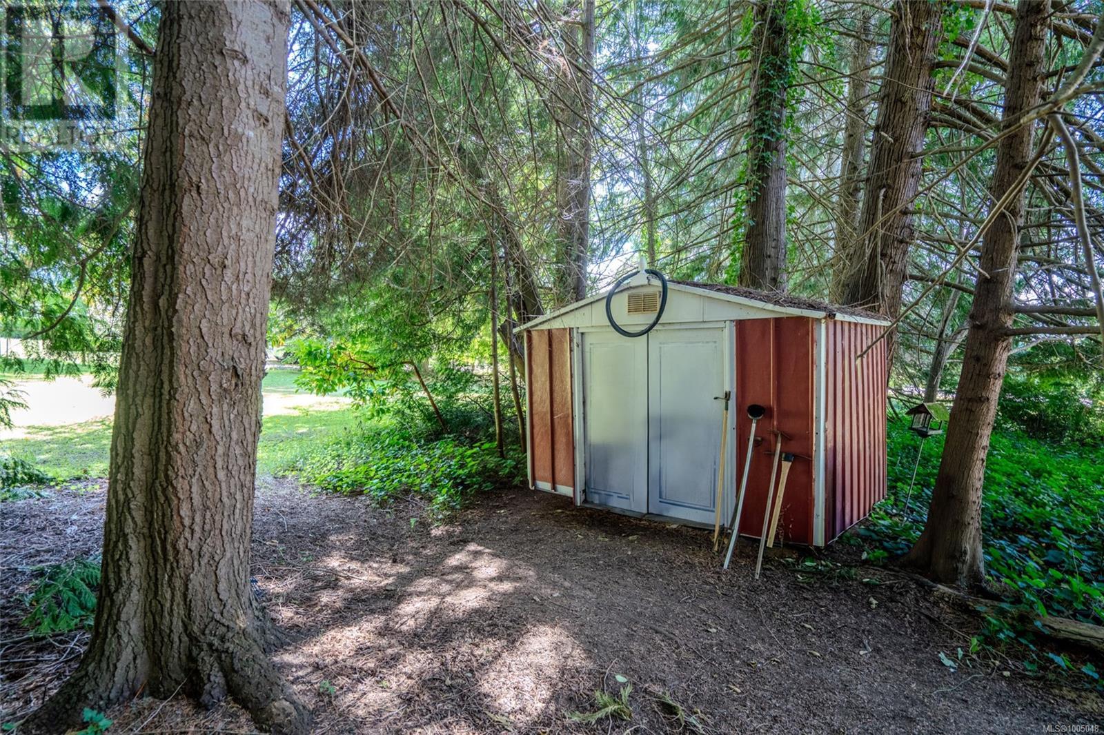 Photo 5 of Lot 9 Johnstone Rd, Parksville BC