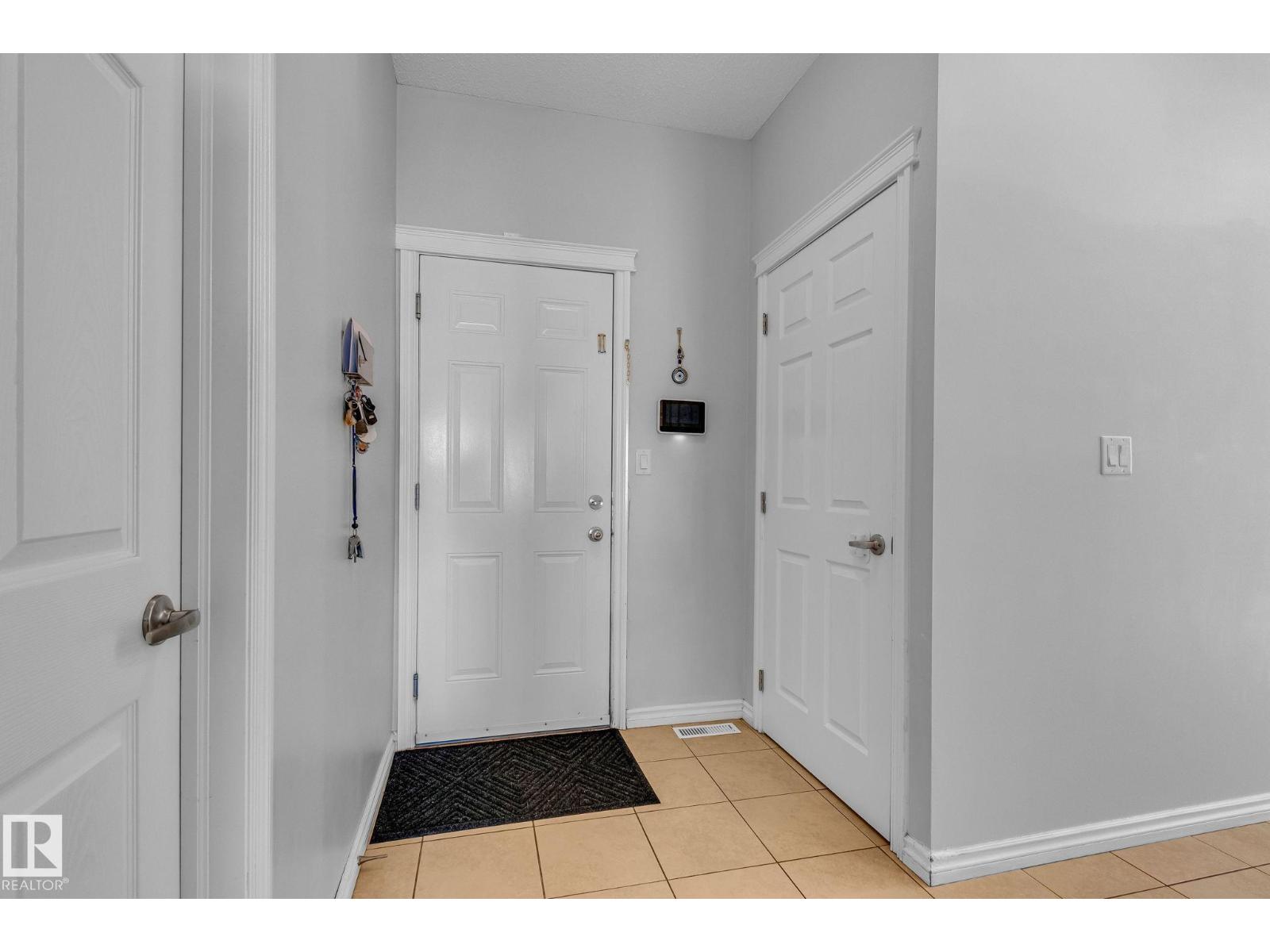 Photo 11 of 5816 168 Av Nw, Edmonton AB