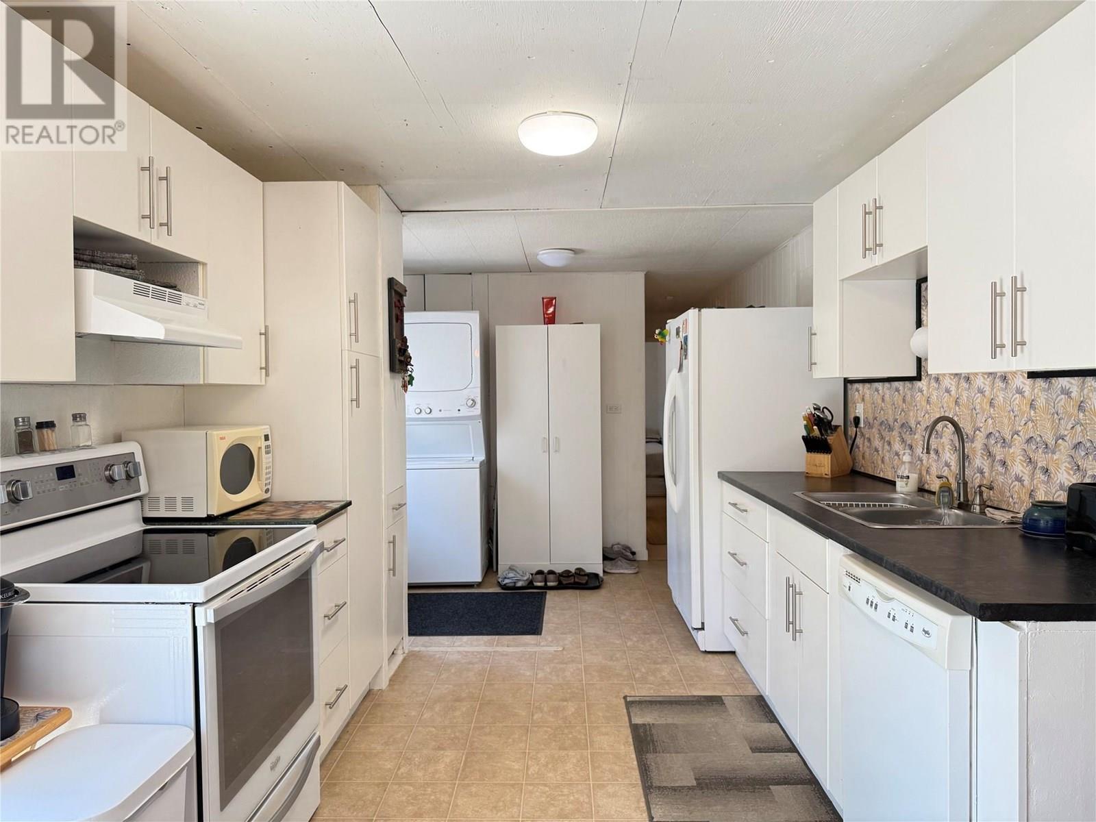 1544 Burger Road, Christina Lake