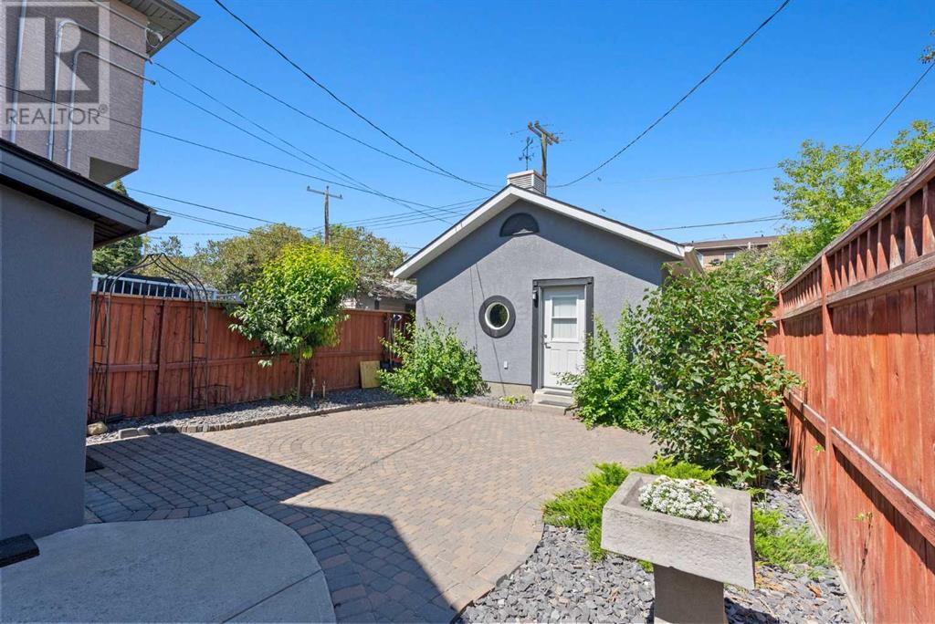 Single Family House Bungalow for Sale in   Avenue NW Sunnyside Calgary 