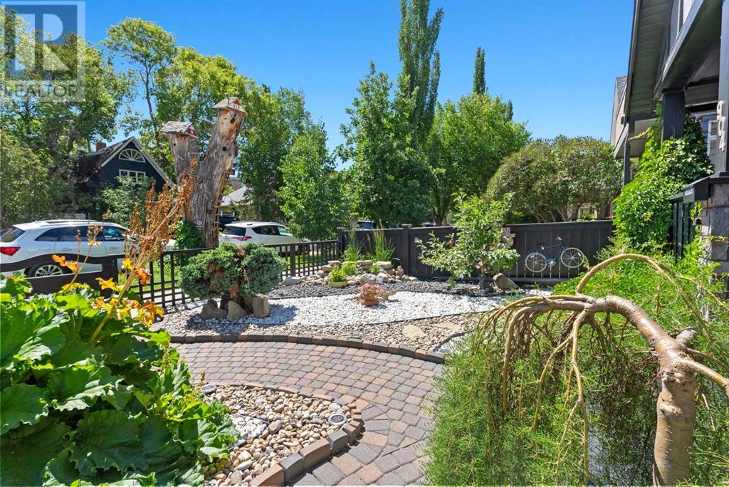 Single Family House Bungalow for Sale in   Avenue NW Sunnyside Calgary 