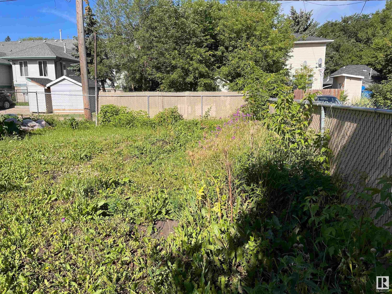 Photo 6 of 11910 76 St Nw, Edmonton AB