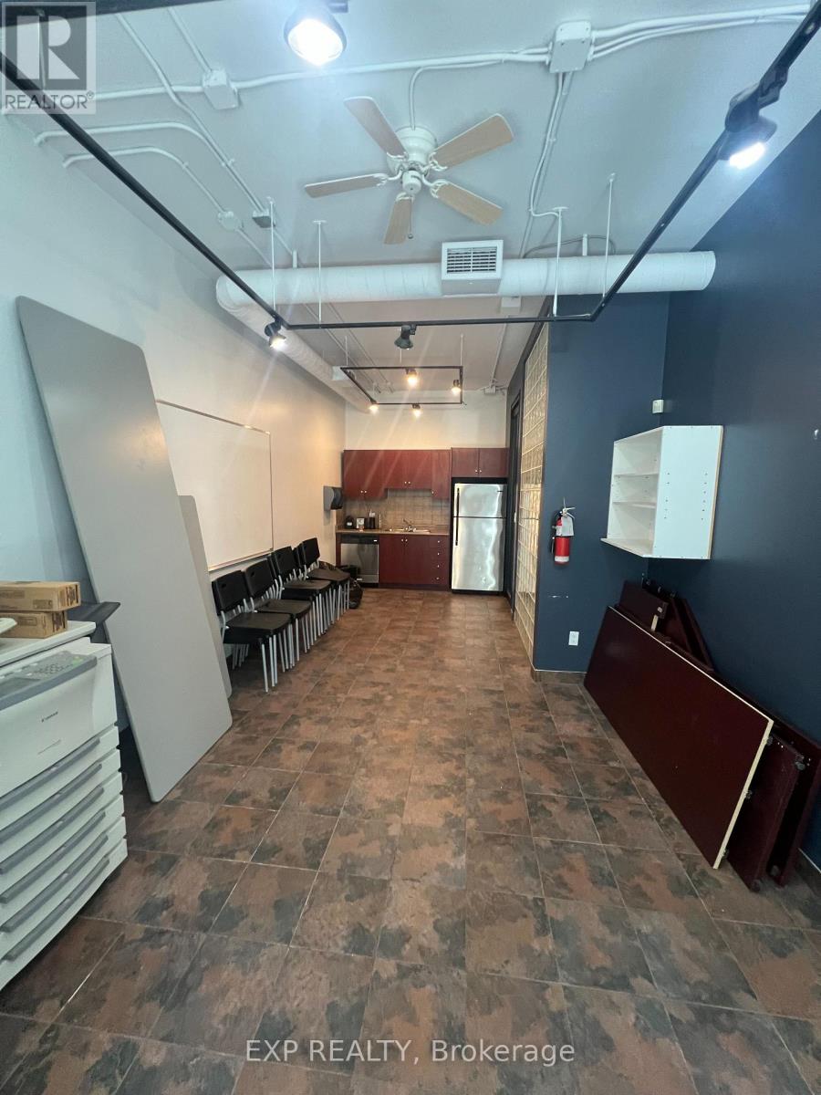 Photo 6 of 8 951 Wilson Avenue, Toronto ON