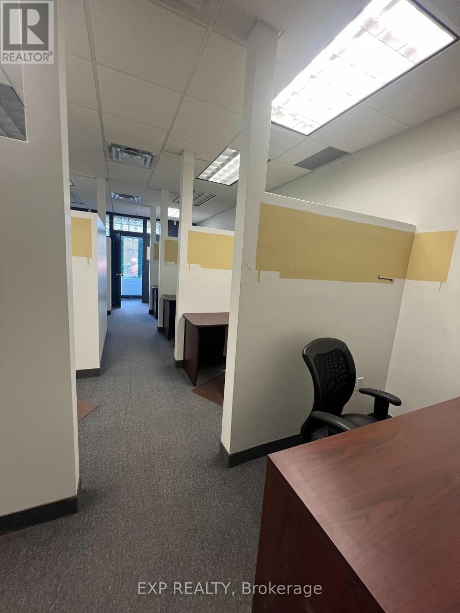 Photo 9 of 8 951 Wilson Avenue, Toronto ON