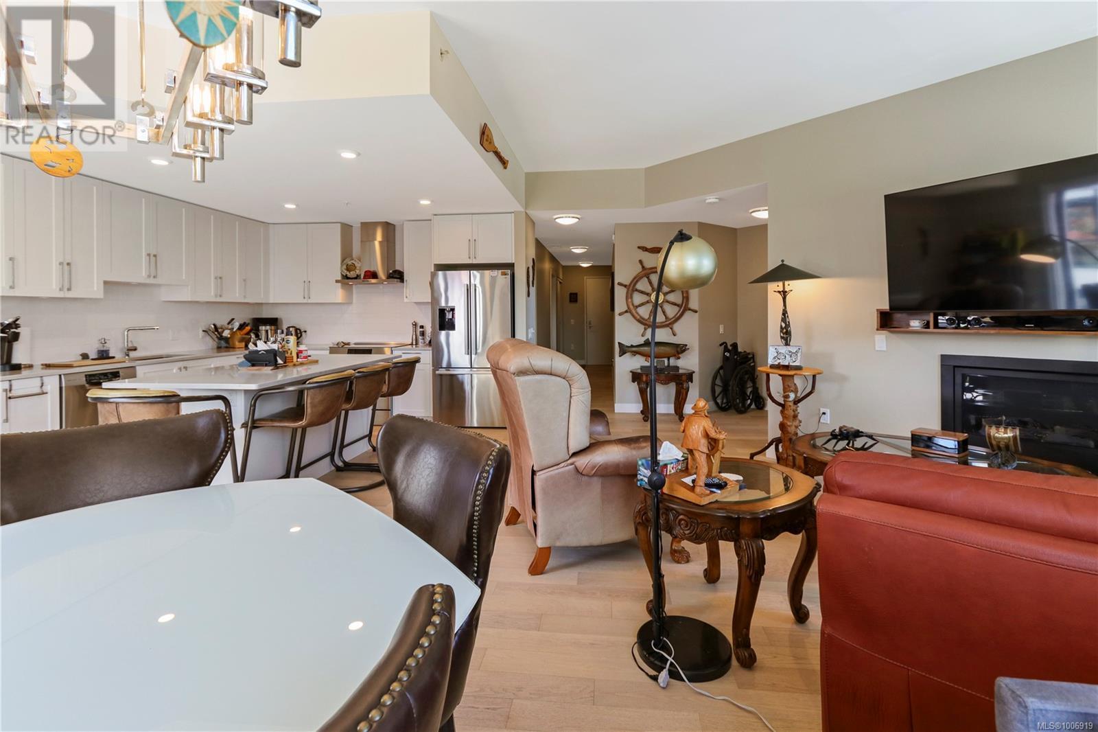 604 3529 Dolphin Dr, Nanoose Bay