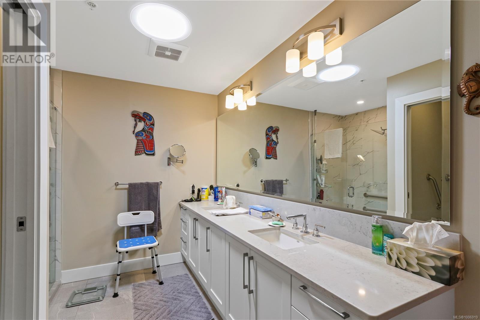 604 3529 Dolphin Dr, Nanoose Bay