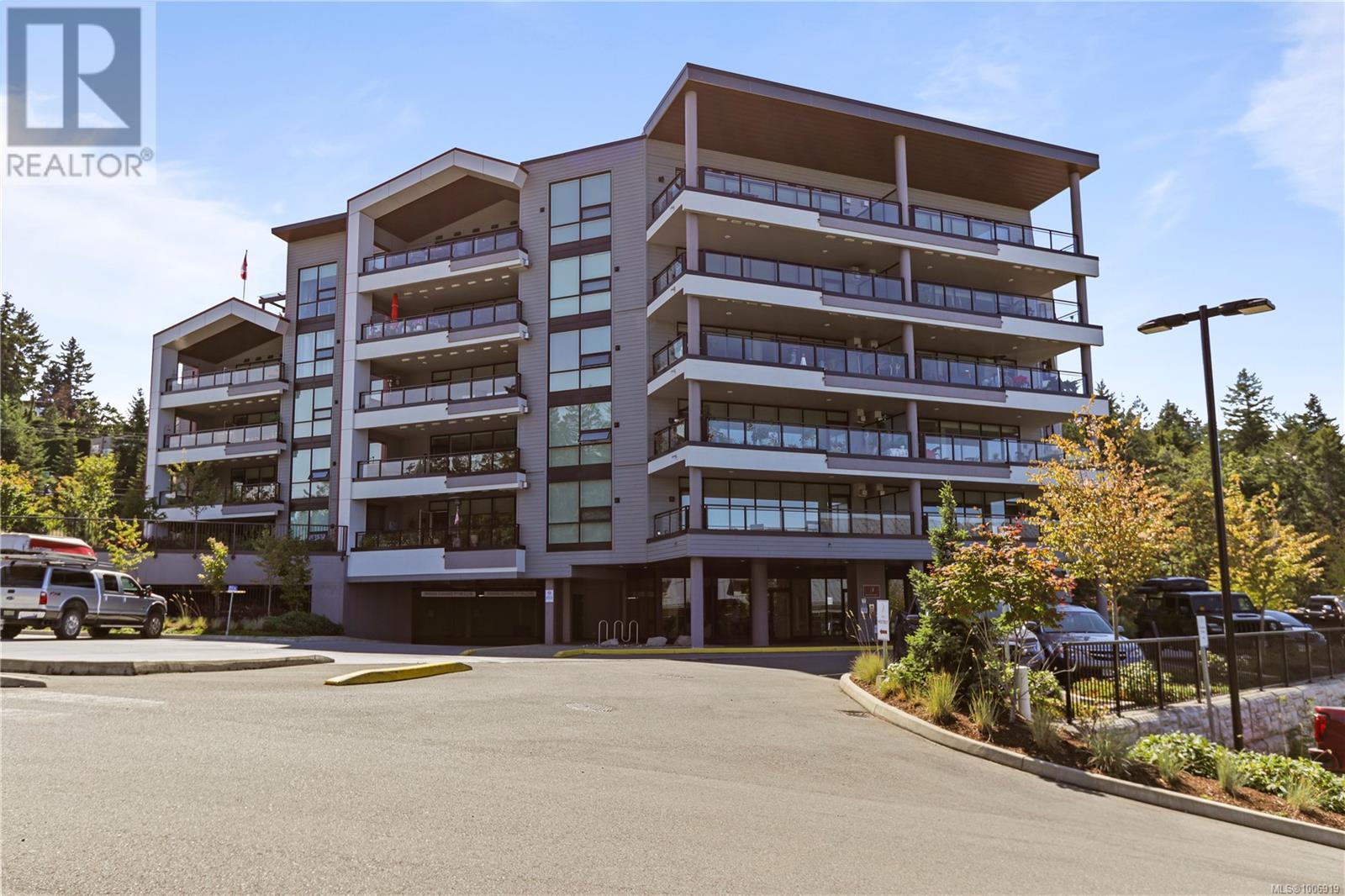 604 3529 Dolphin Dr, Nanoose Bay