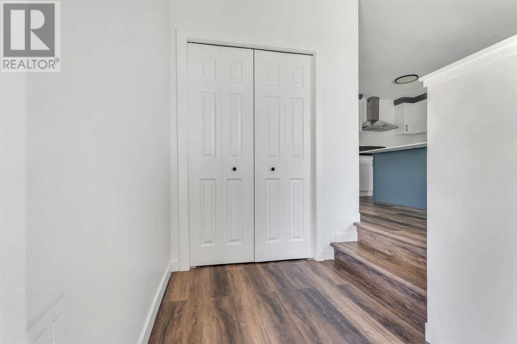 Single Family House Bi-level for Sale in  Cedardale Road SW Cedarbrae Calgary 