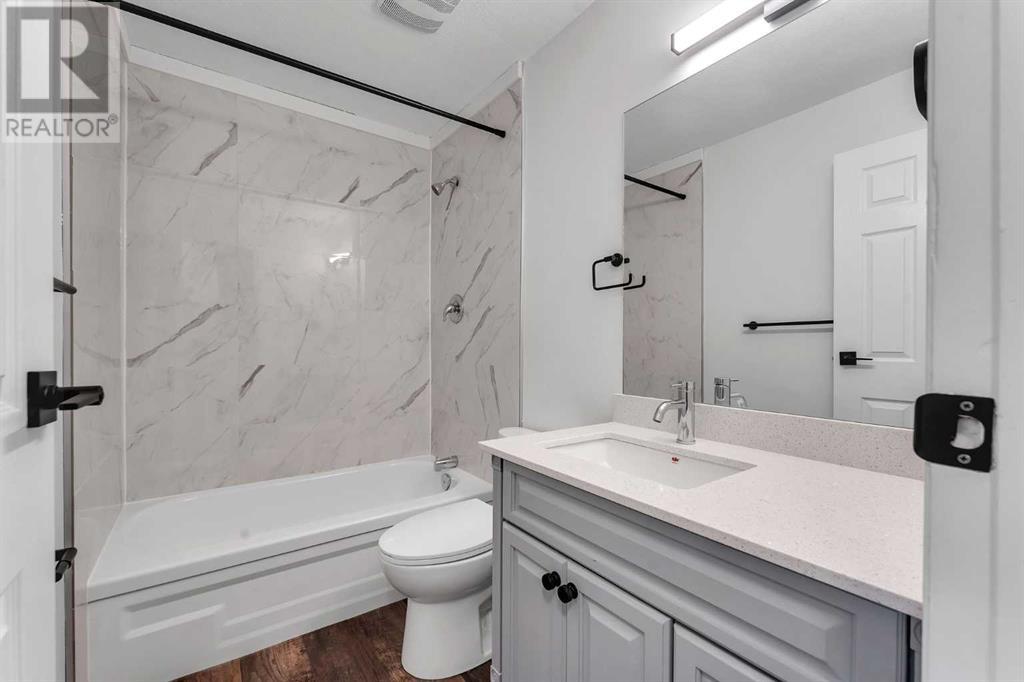Single Family House Bi-level for Sale in  Cedardale Road SW Cedarbrae Calgary 