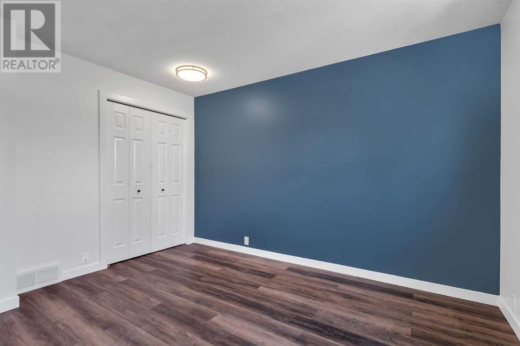 Single Family House Bi-level for Sale in  Cedardale Road SW Cedarbrae Calgary 