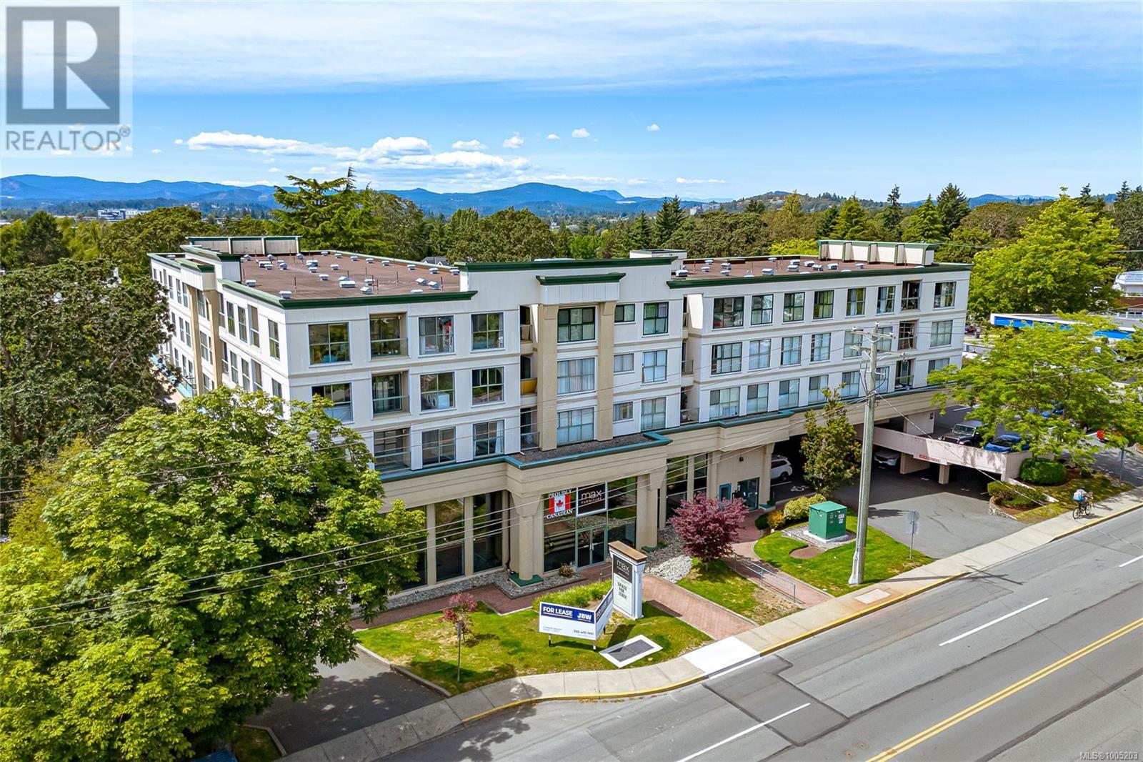 #207 3460 QUADRA ST - Image 1