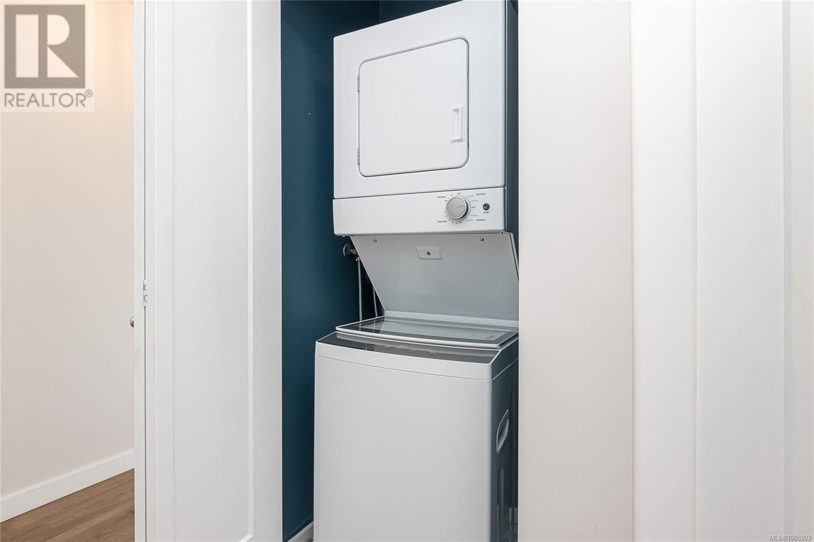 #207 3460 QUADRA ST - Image 18