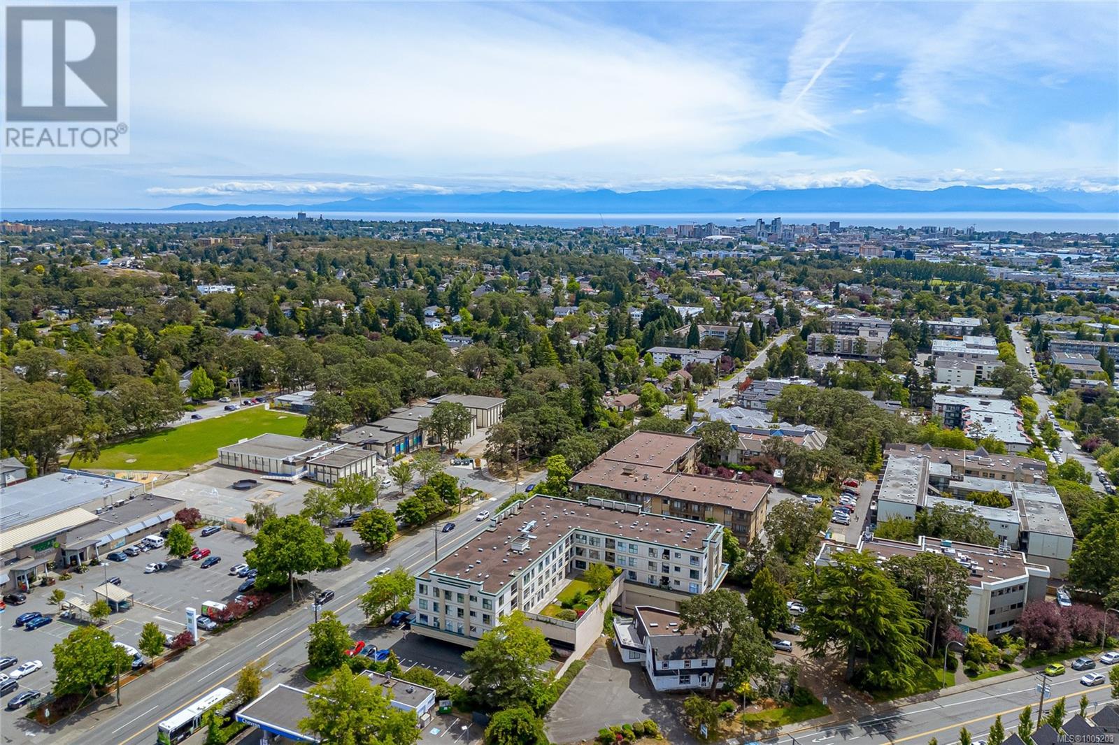 #207 3460 QUADRA ST - Image 2