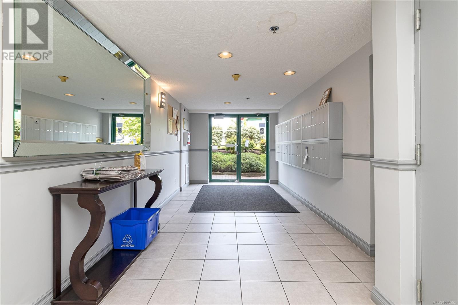 #207 3460 QUADRA ST - Image 4
