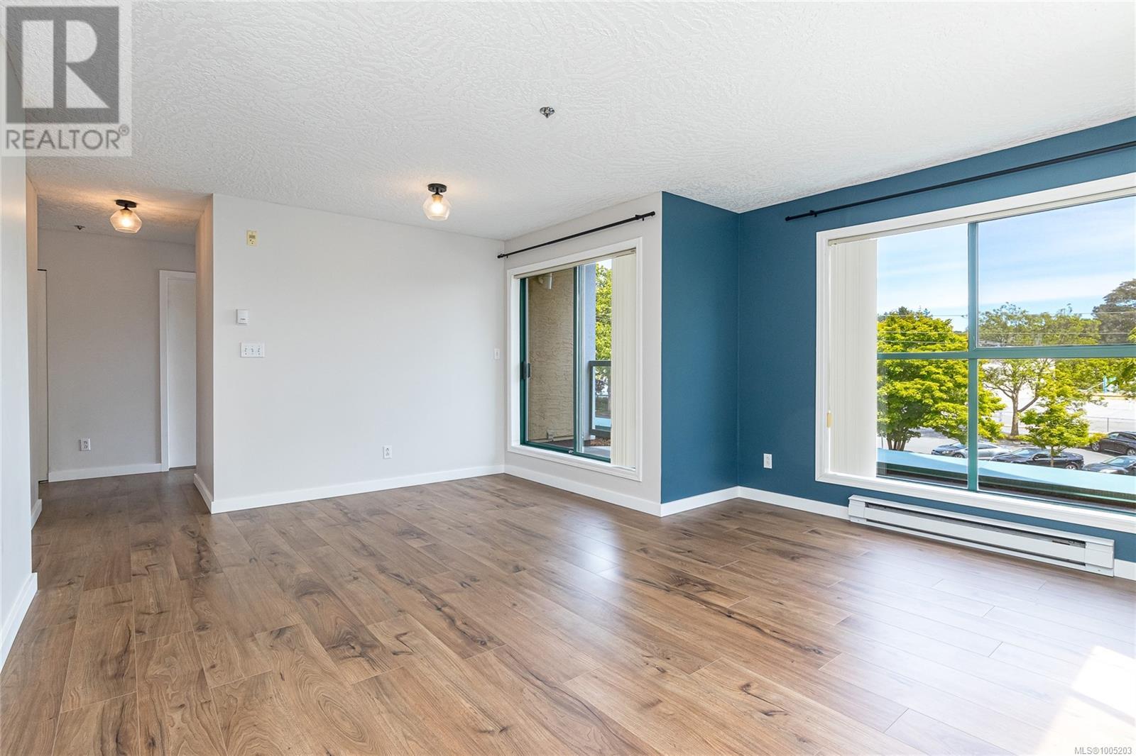 #207 3460 QUADRA ST - Image 8