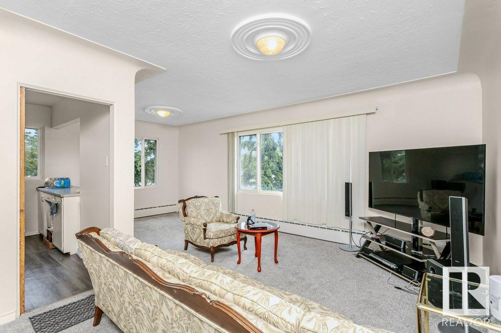 Photo 3 of 8710 82 Av Nw, Edmonton AB