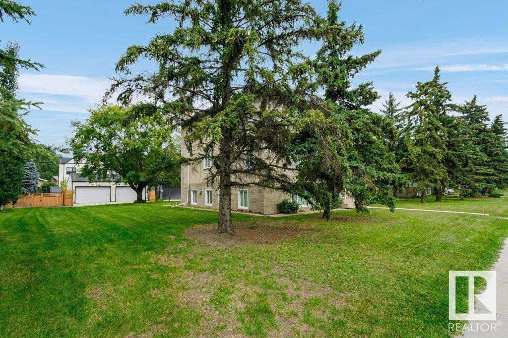 Photo 2 of 8710 82 Av Nw, Edmonton AB