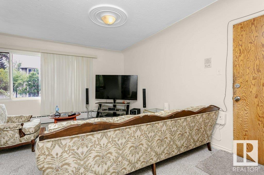 Photo 7 of 8710 82 Av Nw, Edmonton AB