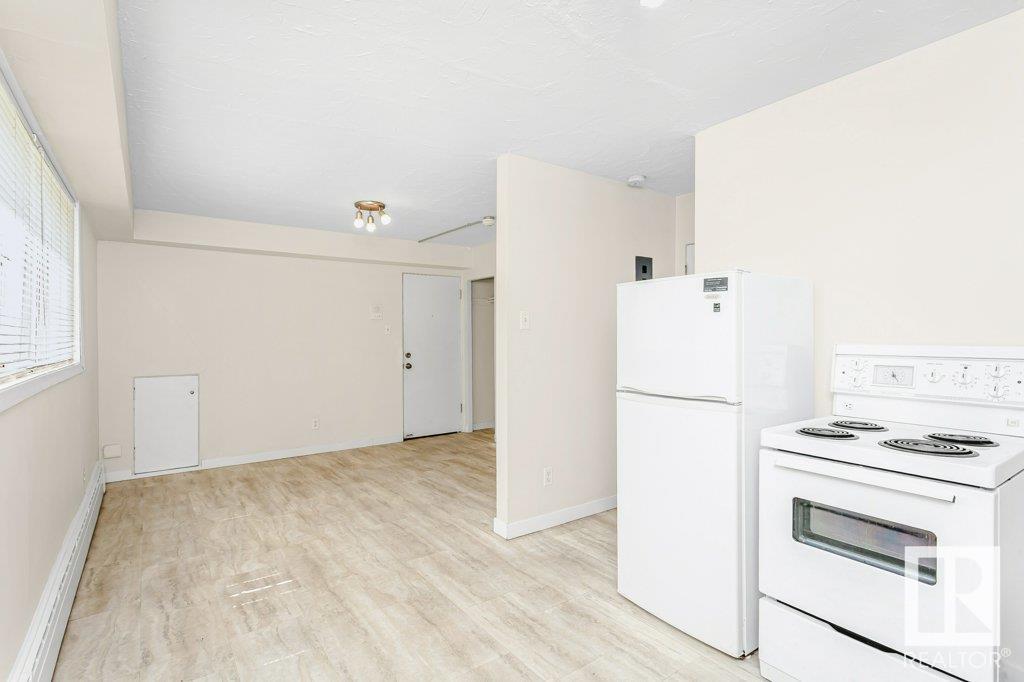 Photo 23 of 8710 82 Av Nw, Edmonton AB