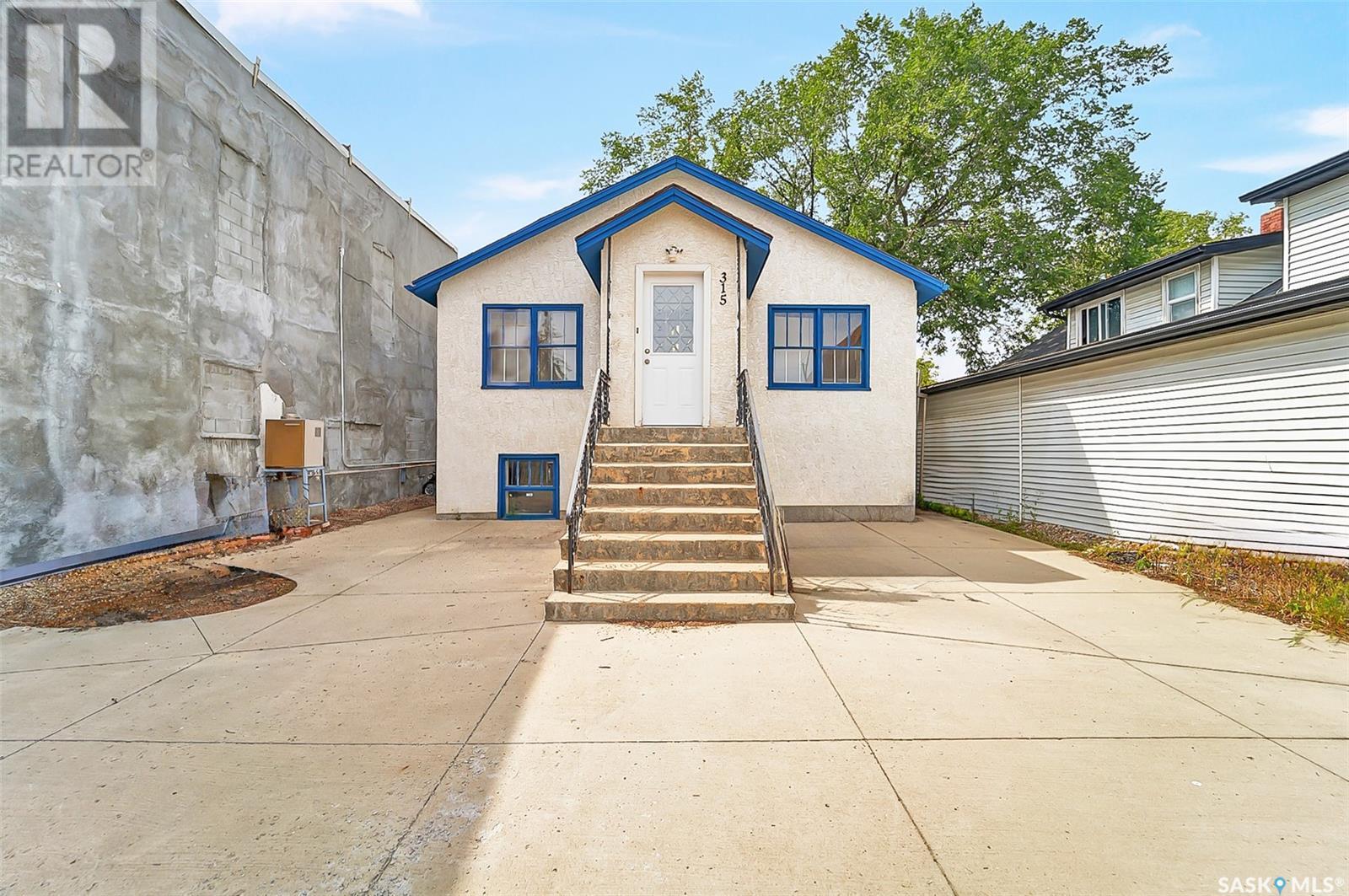 Photo 1 of 315 F Avenue S, Saskatoon SK
