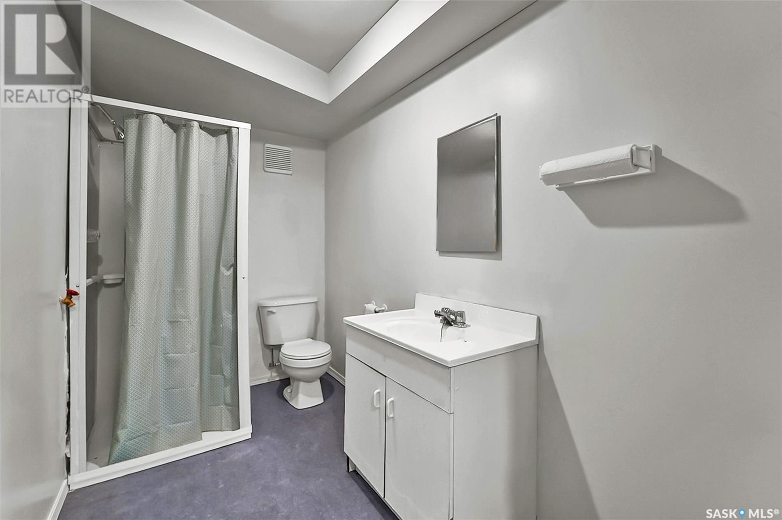 Photo 16 of 315 F Avenue S, Saskatoon SK