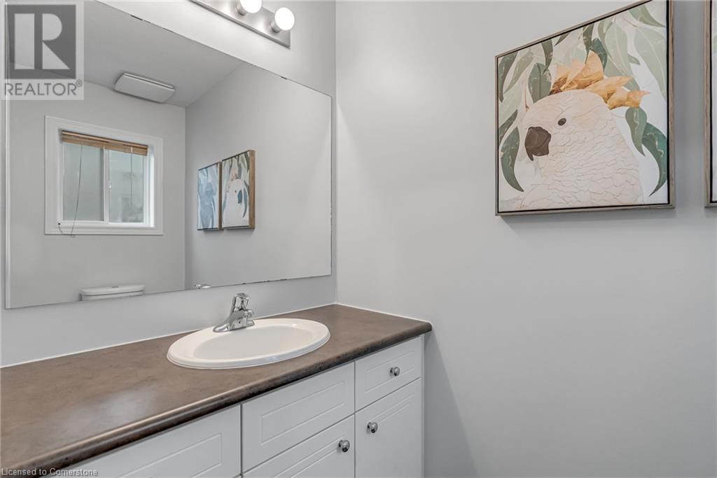 Photo 11 of 19 Oakes Crescent, Guelph ON