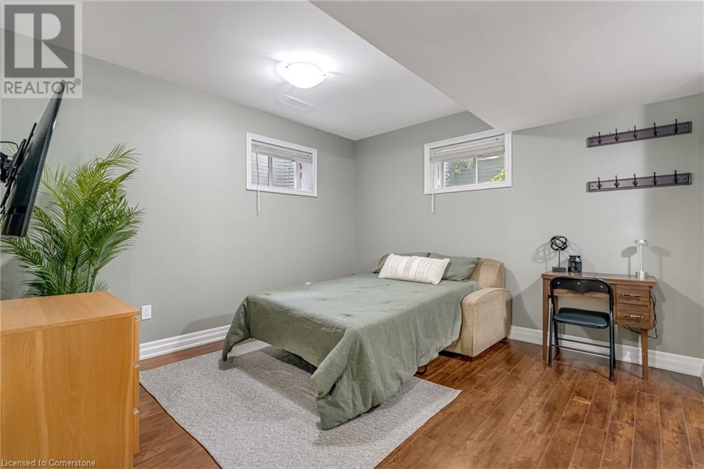 Photo 43 of 19 Oakes Crescent, Guelph ON