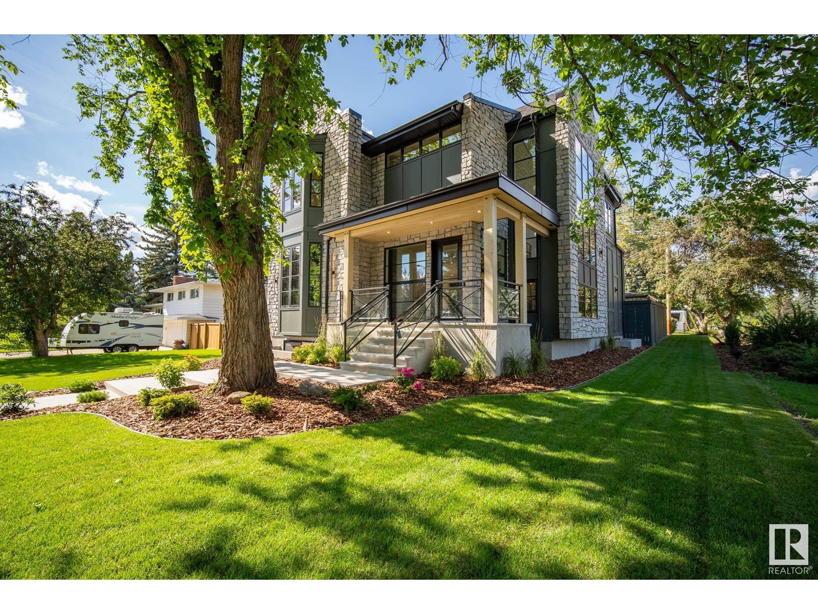 Photo 3 of 13804 85 Av Nw, Edmonton AB