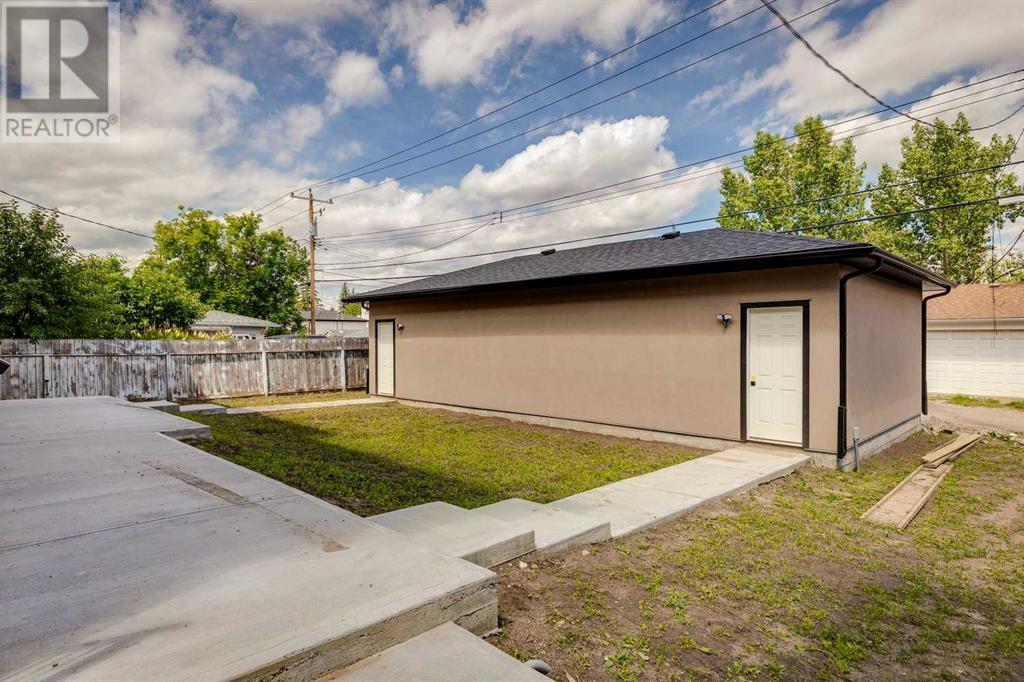 Single Family House for Sale in  Bowness Road NW Bowness Calgary 