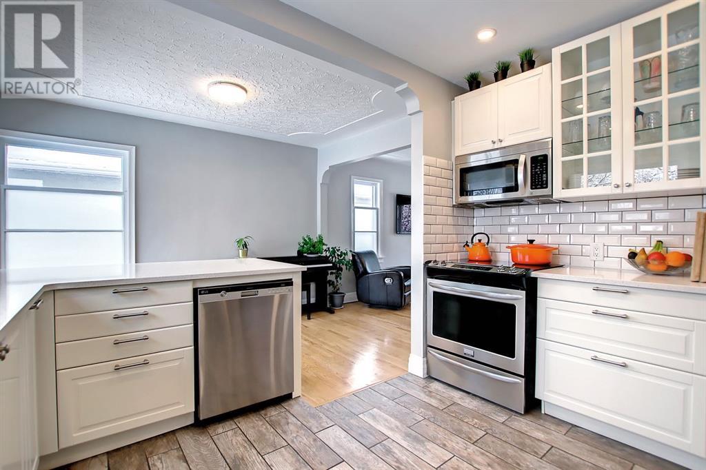 Single Family House 3 Level for Sale in   Street SW Upper Mount Royal Calgary 