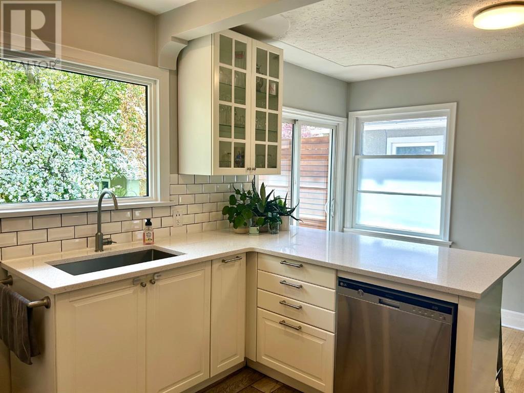 Single Family House 3 Level for Sale in   Street SW Upper Mount Royal Calgary 