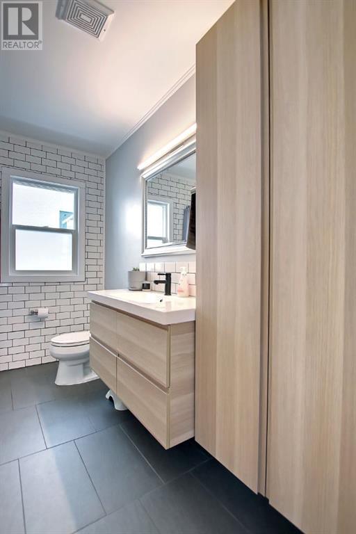 Single Family House 3 Level for Sale in   Street SW Upper Mount Royal Calgary 