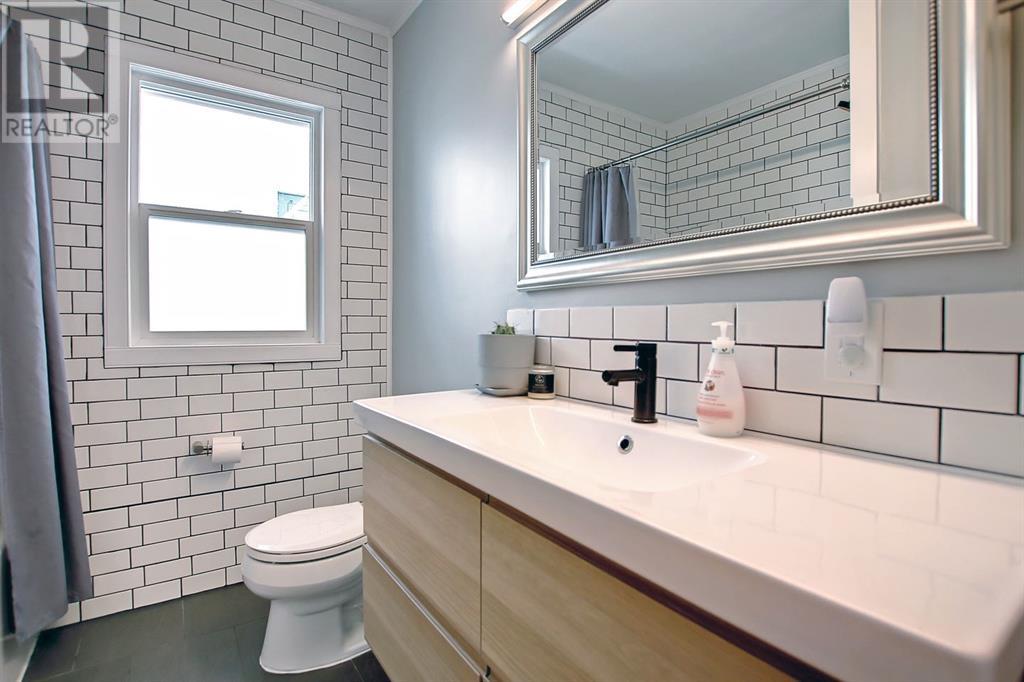 Single Family House 3 Level for Sale in   Street SW Upper Mount Royal Calgary 