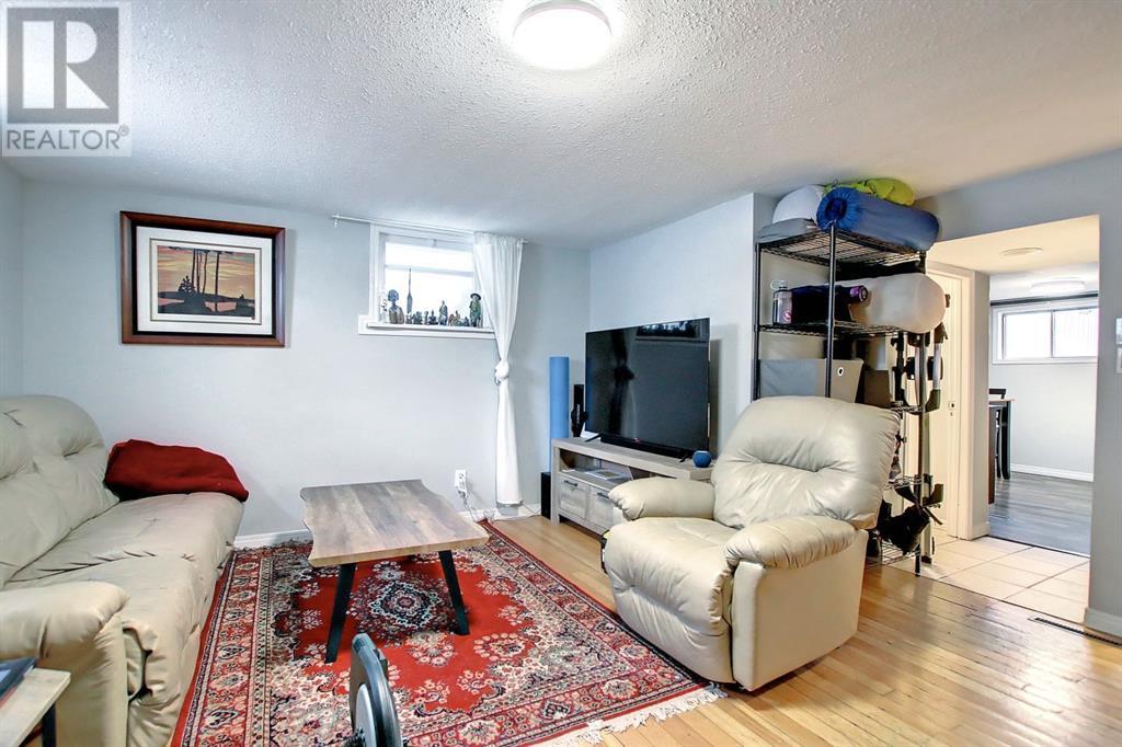 Single Family House 3 Level for Sale in   Street SW Upper Mount Royal Calgary 