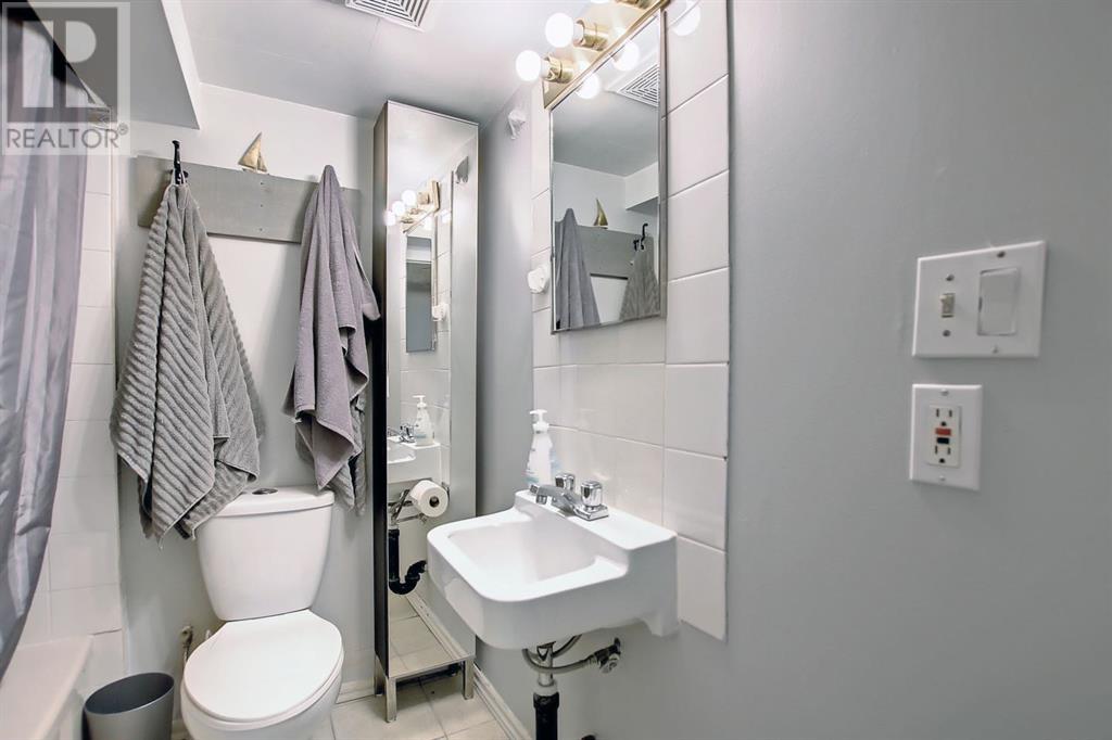 Single Family House 3 Level for Sale in   Street SW Upper Mount Royal Calgary 