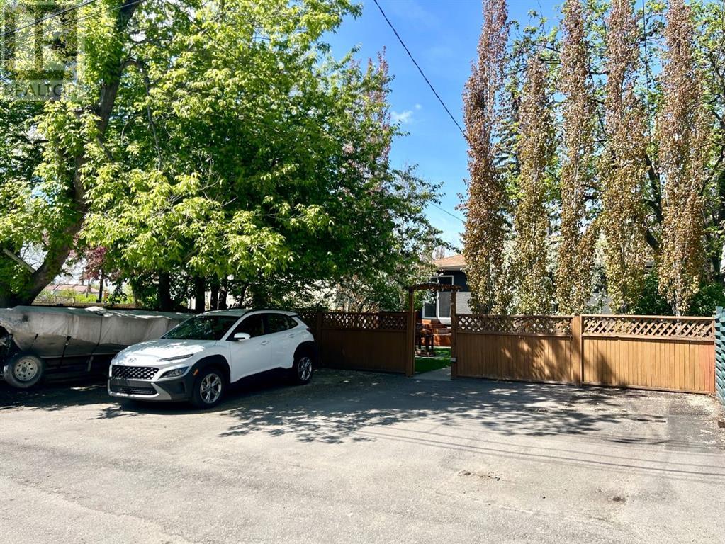 Single Family House 3 Level for Sale in   Street SW Upper Mount Royal Calgary 
