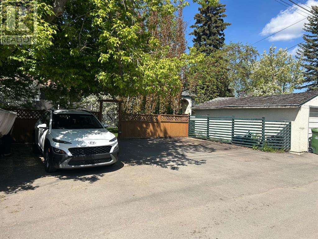 Single Family House 3 Level for Sale in   Street SW Upper Mount Royal Calgary 