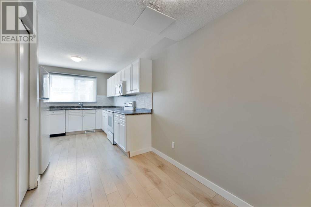 Single Family House for Sale in   Bowwood Drive NW Bowness Calgary 
